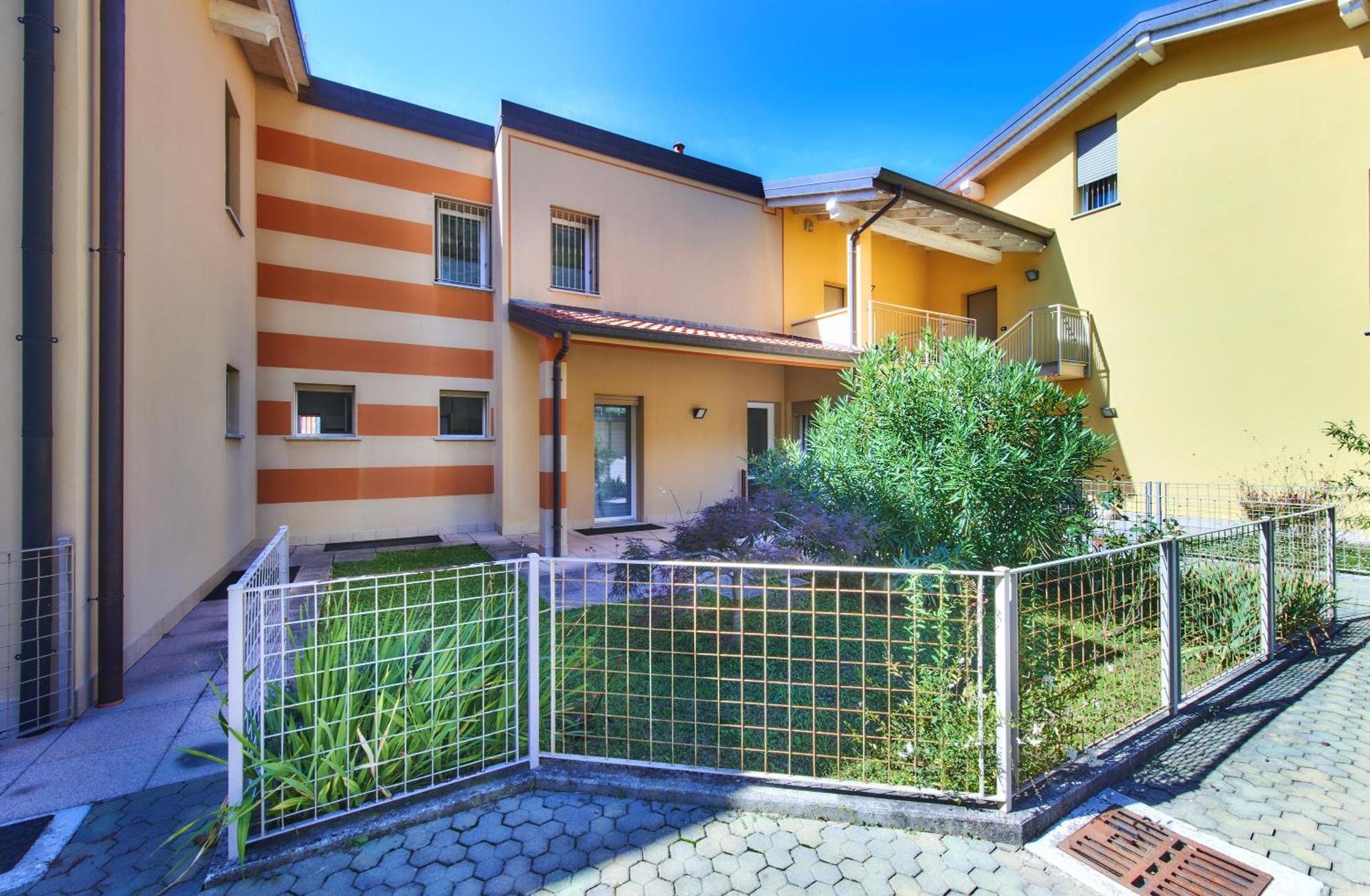 Welcome Home Apartment Lierna Bagian luar foto