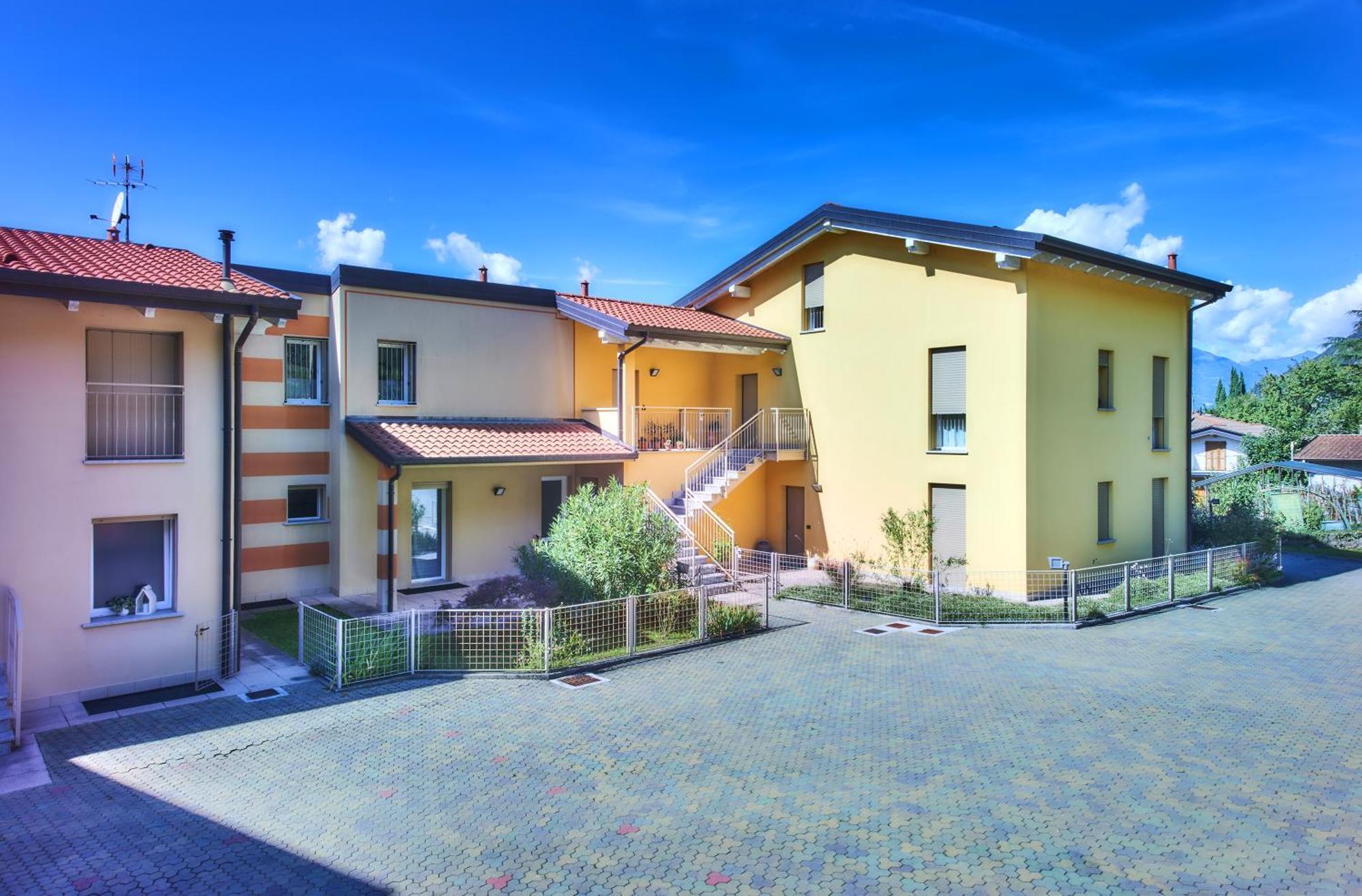 Welcome Home Apartment Lierna Bagian luar foto